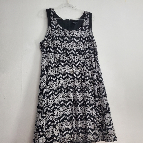 Torrid Lace Skater Contrast Dress - Picture 3 of 7